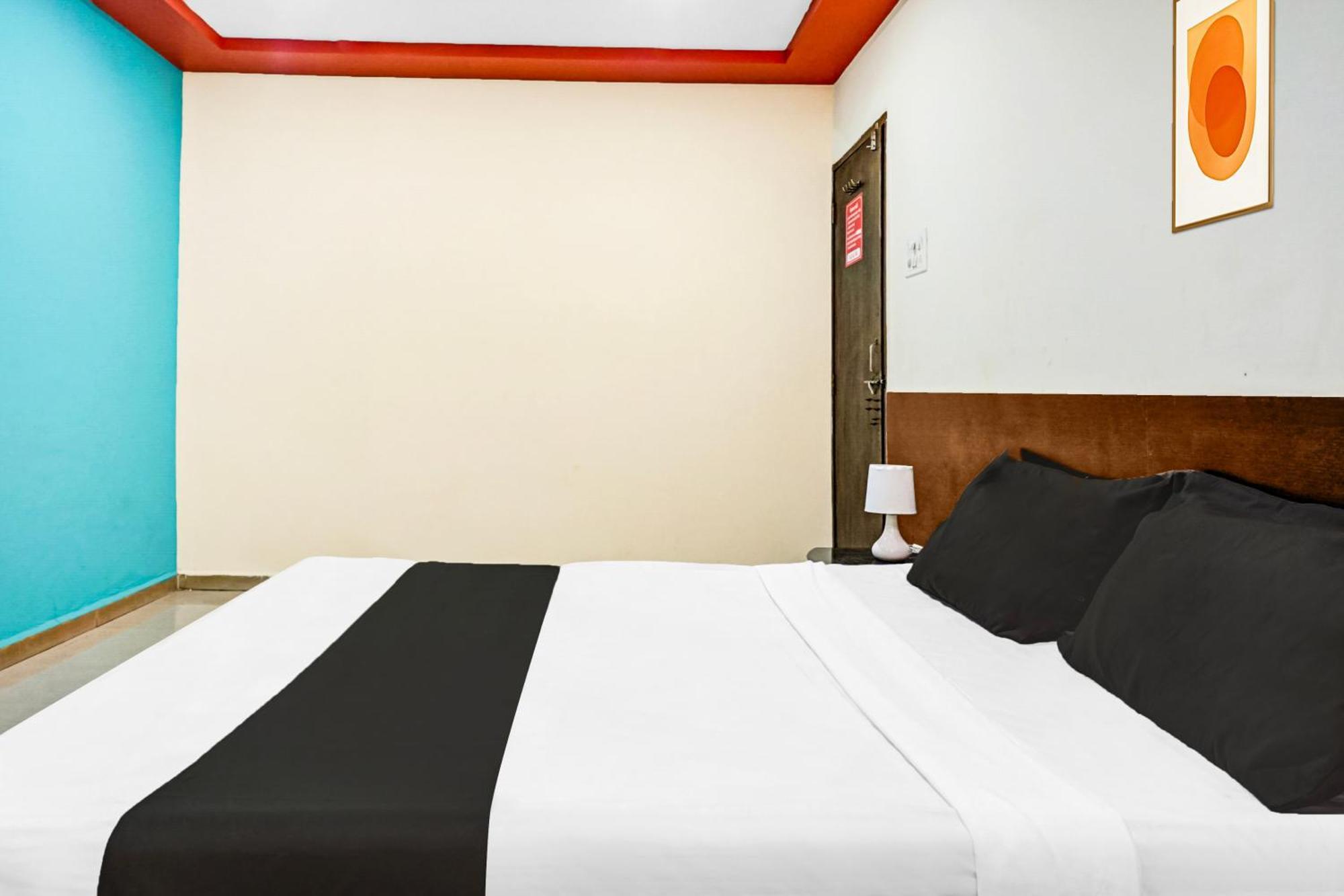 Hotel O Royal Lodge Koregaon Экстерьер фото