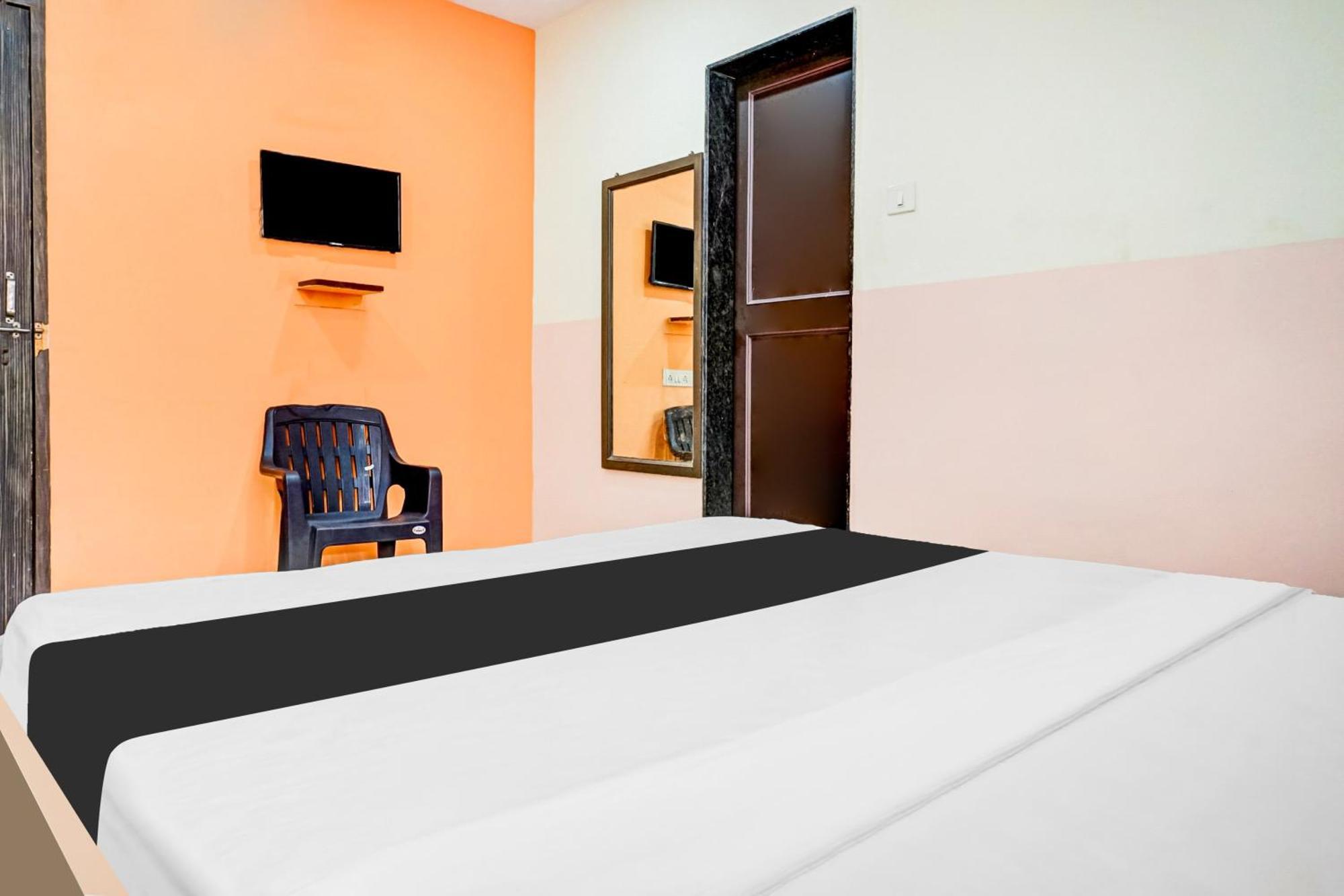 Hotel O Royal Lodge Koregaon Экстерьер фото