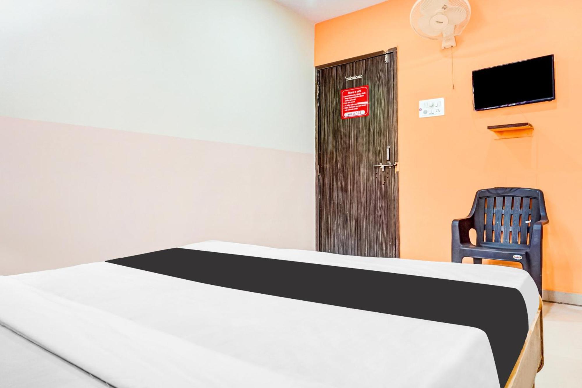 Hotel O Royal Lodge Koregaon Экстерьер фото