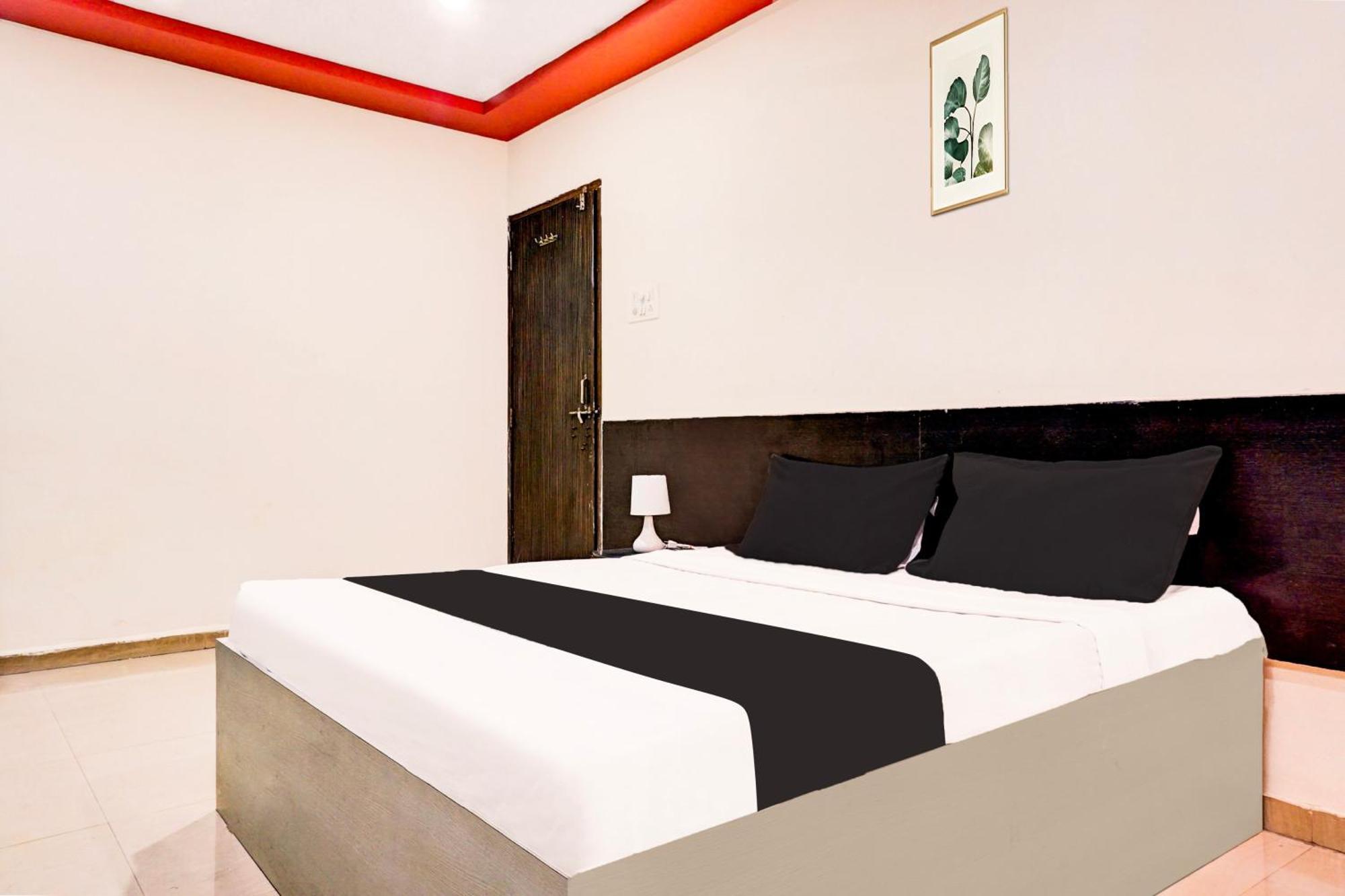 Hotel O Royal Lodge Koregaon Экстерьер фото